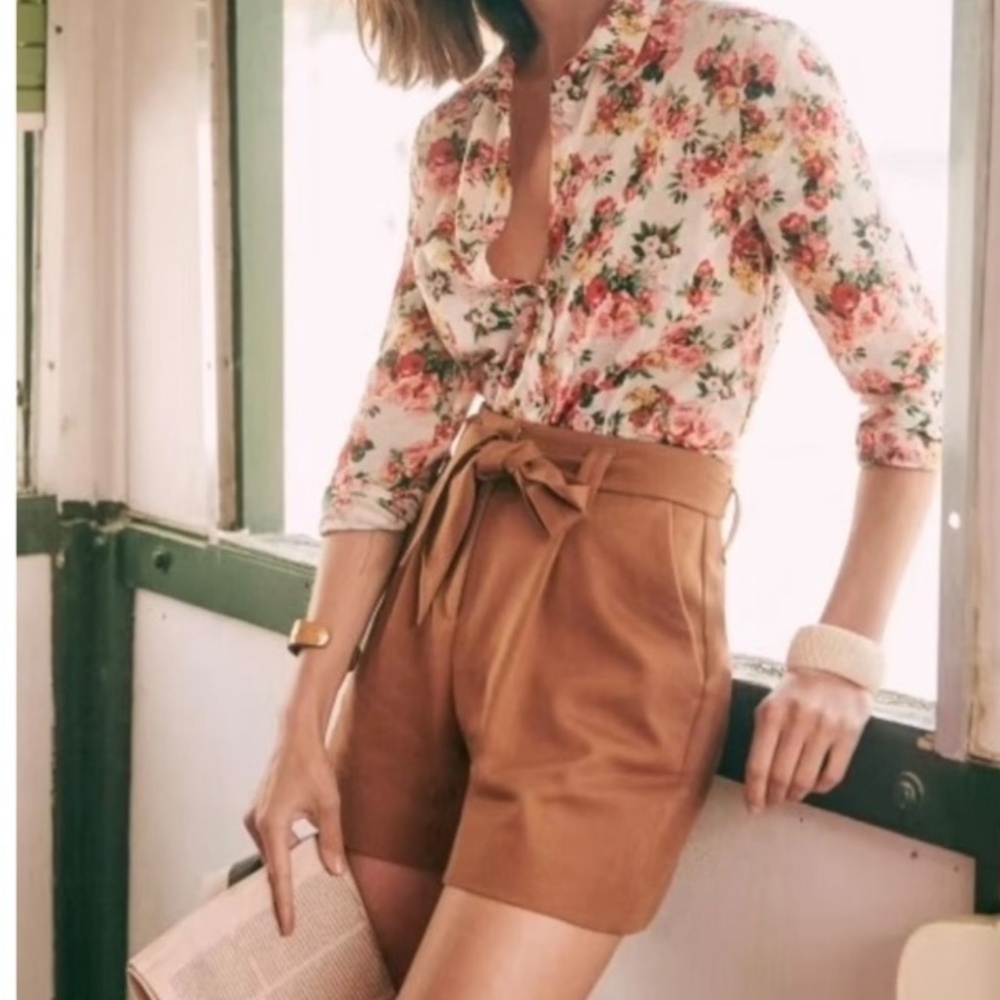 Sezane Camel Shorts